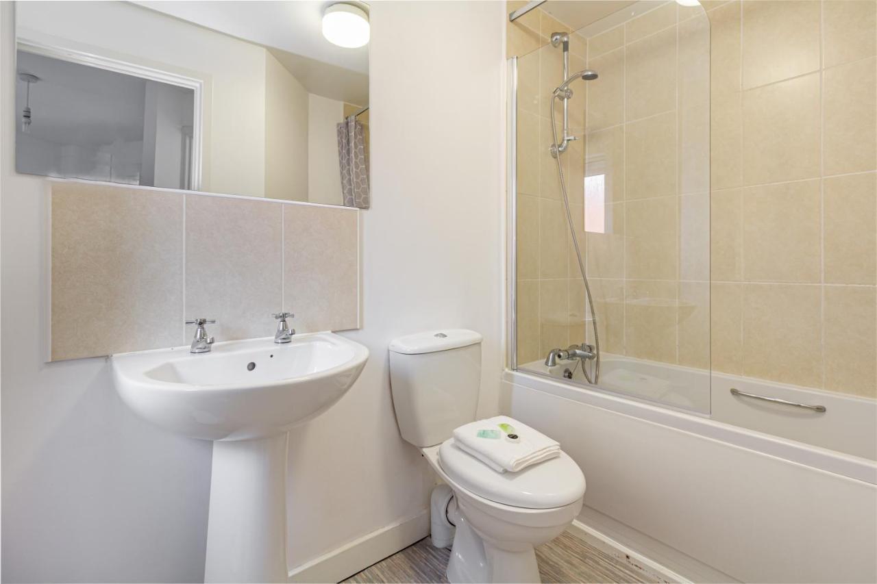 Liberty House - Perfect For Contractors - 2 Off-Road Parking Spaces Вулвергемптон Экстерьер фото