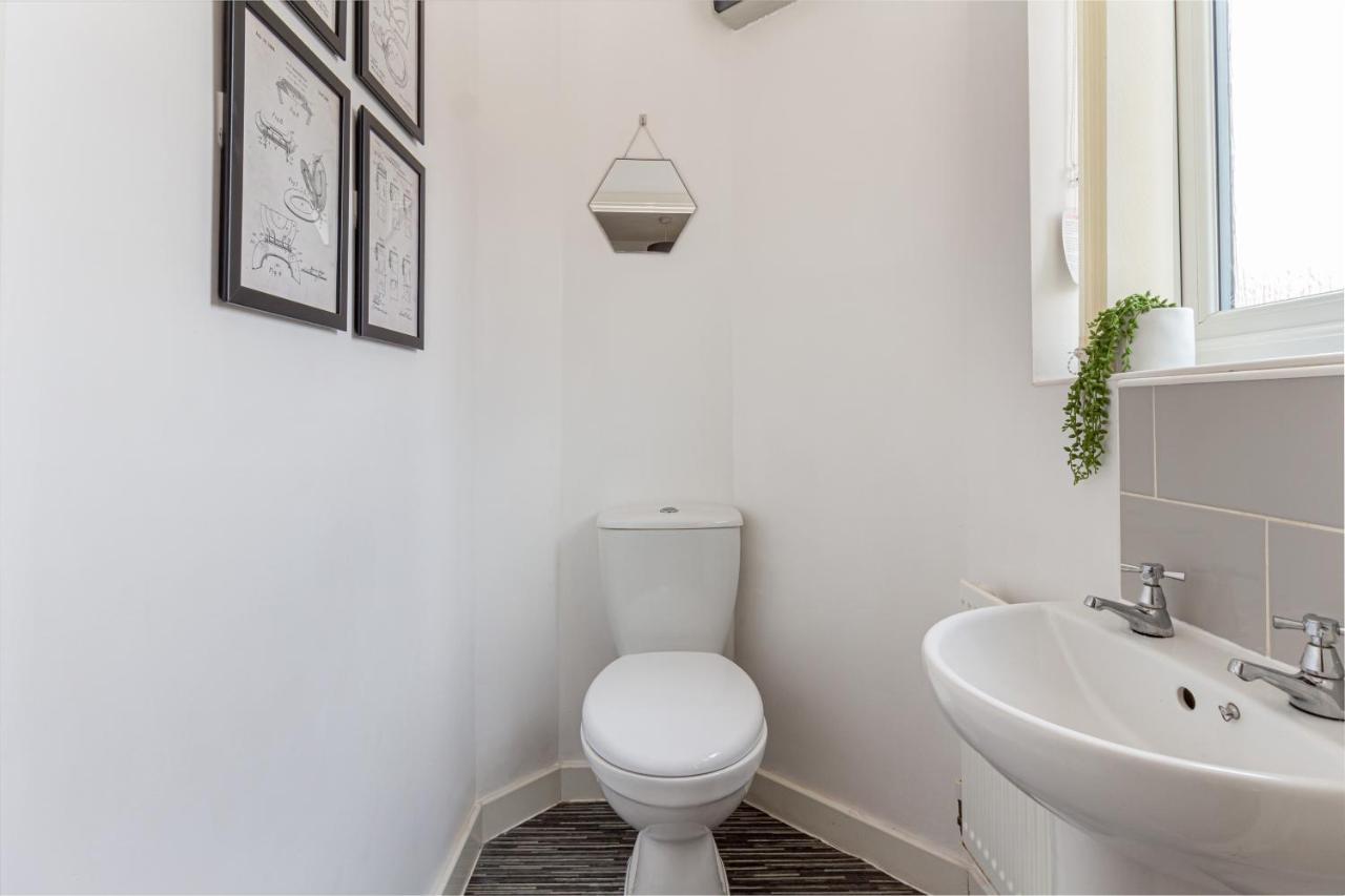 Liberty House - Perfect For Contractors - 2 Off-Road Parking Spaces Вулвергемптон Экстерьер фото