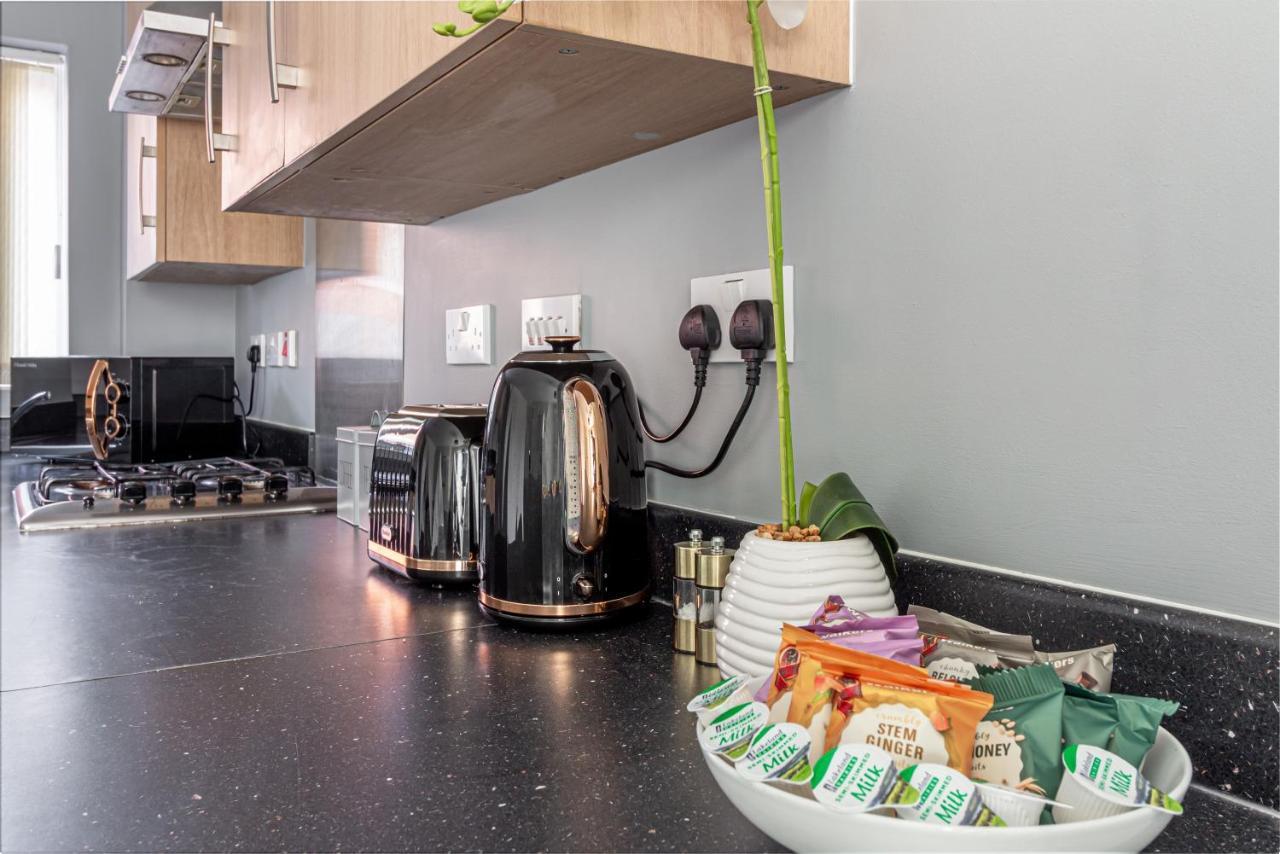 Liberty House - Perfect For Contractors - 2 Off-Road Parking Spaces Вулвергемптон Экстерьер фото